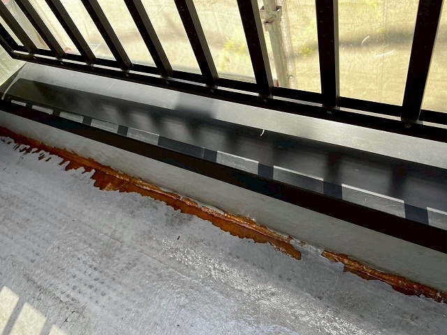 明石市のベランダの塗膜剥がれ